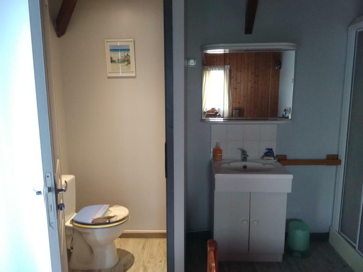 Chambre Chez L'Habitant Ambares-et-Lagrave Exterior photo